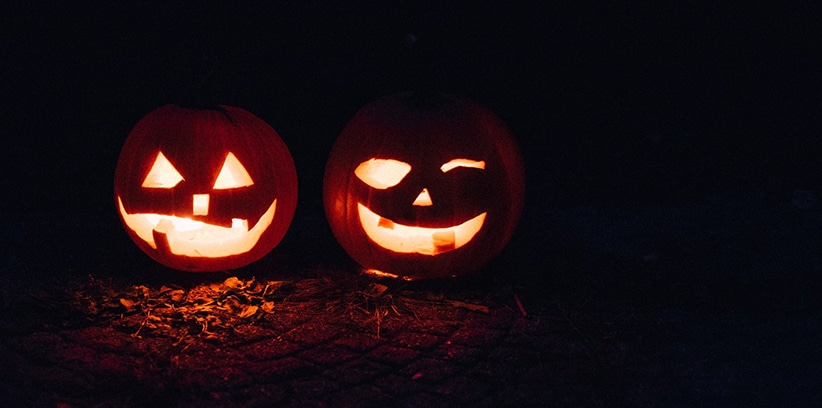 13 Fun Fall Date Ideas || Carve Pumpkins