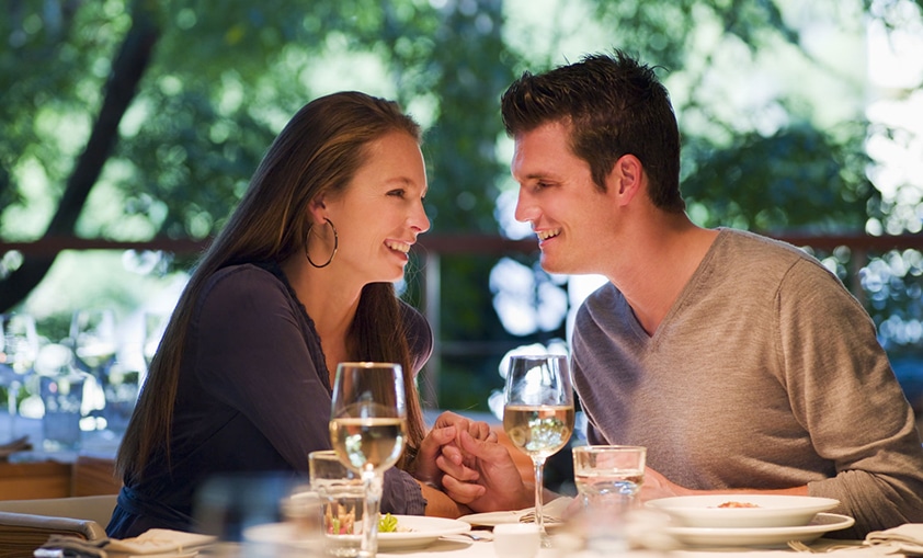 10 Best Ways to Start an Online Dating Conversation