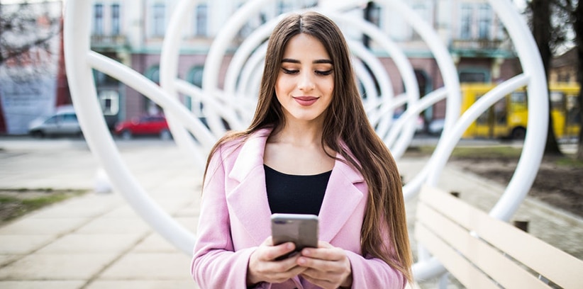 lady smartphone smiling