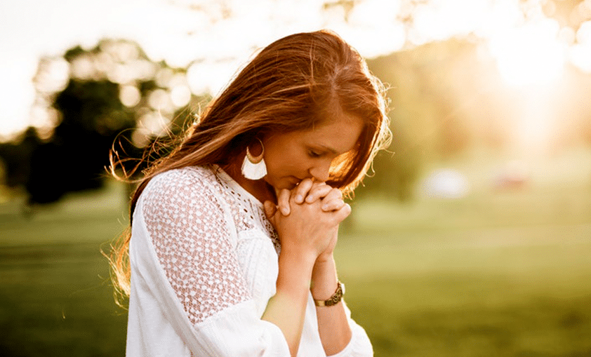 woman praying