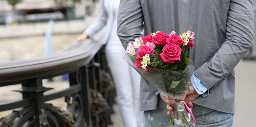 8 Romantic Ways to Surprise Your Long 
