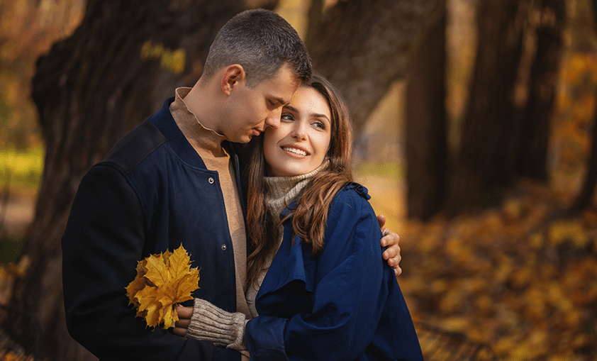 happy couple dating during fall